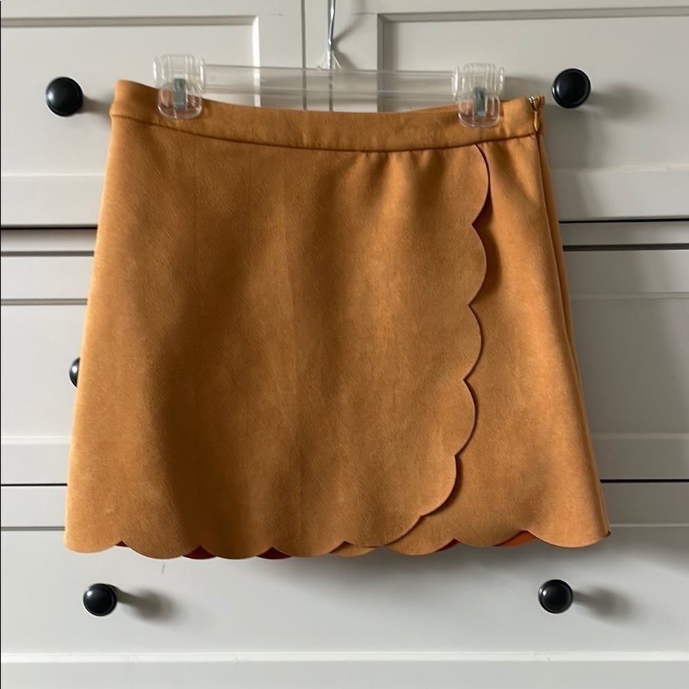 VICI Flawless Women’s Mustard Suede Mini Skirt w/ Scalloped Hemline- Size Medium